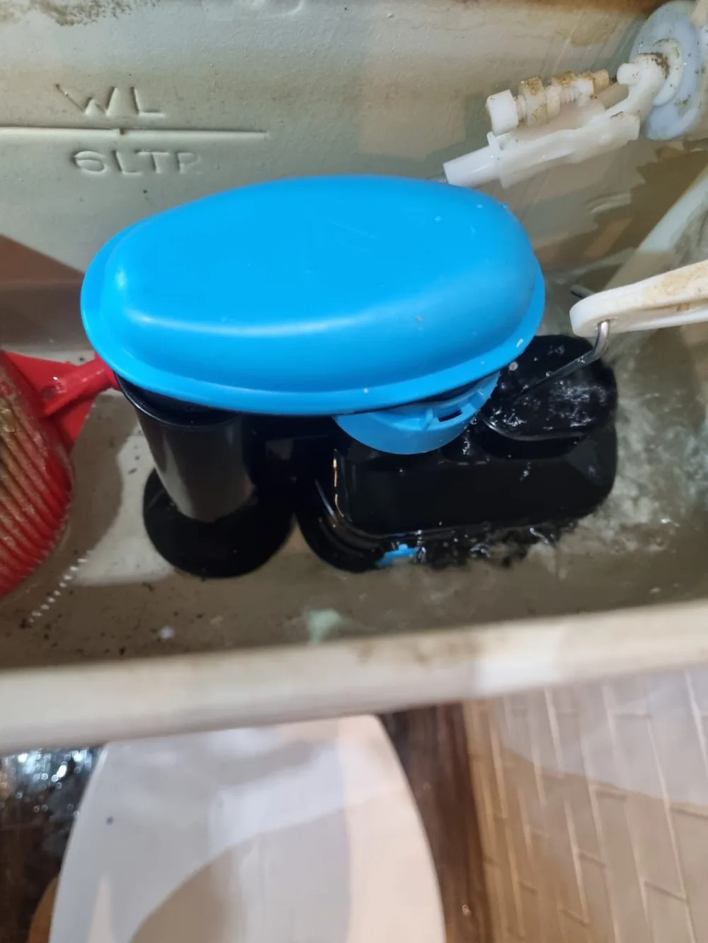 New clean fill and flush valve fitted after toilet cistern overhaul in Coventry